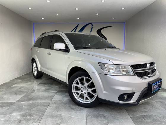 DODGE JOURNEY 3.6 RT V6 GASOLINA 4P AUTOMÁTICO DODGE JOURNEY 3.6 RT V6 GASOLINA 4P AUTOMÁTICO